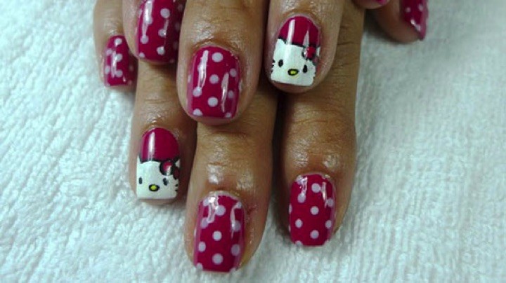14 Hello Kitty Nails - Polka dot Hello Kitty nail art.