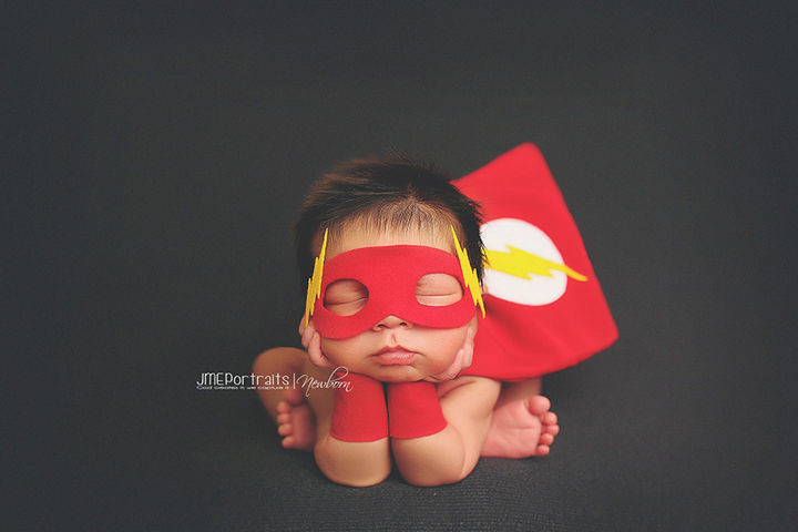 37 Newborns Wearing Geek Baby Clothes - The baby Flash.