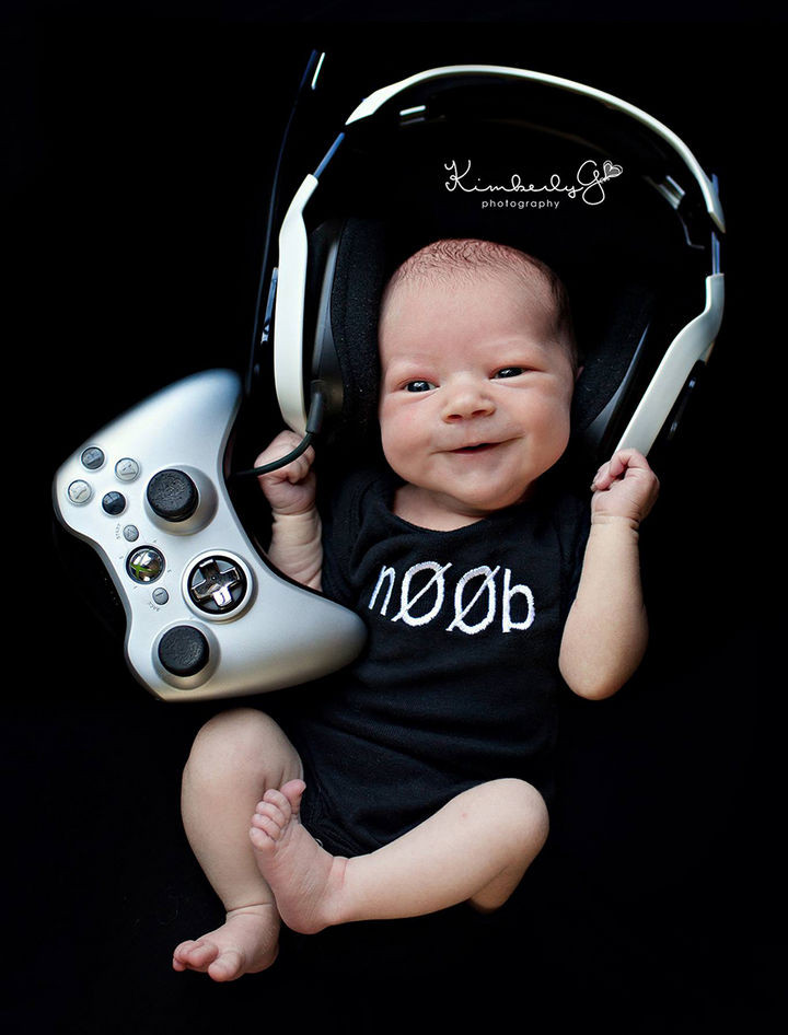 37 Newborns Wearing Geek Baby Clothes - Baby noob gamer.