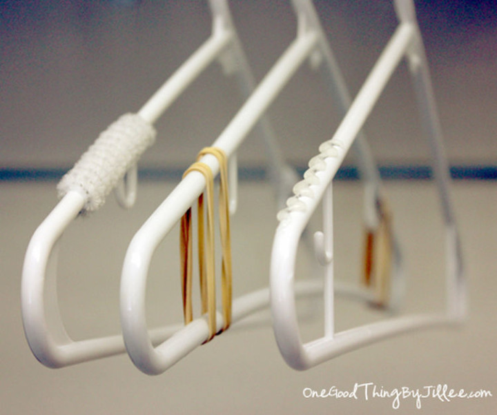 47 Amazing Life Hacks - Rubber Bands - Prevent your clothes from falling off clothes hangers by wrapping the ends with rubber bands.