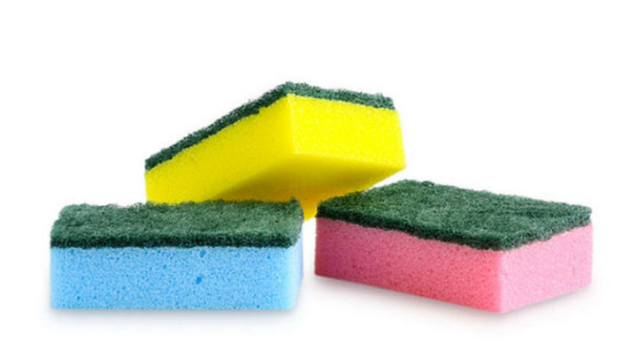 47 Amazing Life Hacks - Sponges - Remove unsightly pilling from your sweaters or linens by rubbing them with the textured side of a sponge.