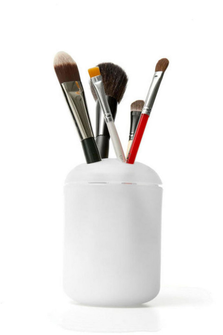 47 Amazing Life Hacks - Toothbrush Holder - Repurpose a toothbrush holder to hold your makeup brushes.