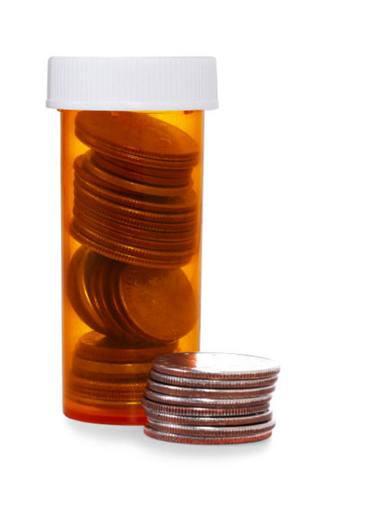 47 Amazing Life Hacks - Pill Bottle - Because they come in different sizes, this makes them great for storing and organizing loose change.