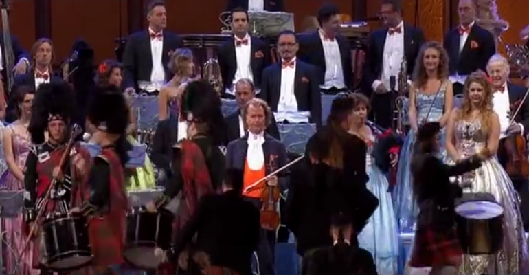 André Rieu Performing a Beautiful Version of 'Amazing Grace'.
