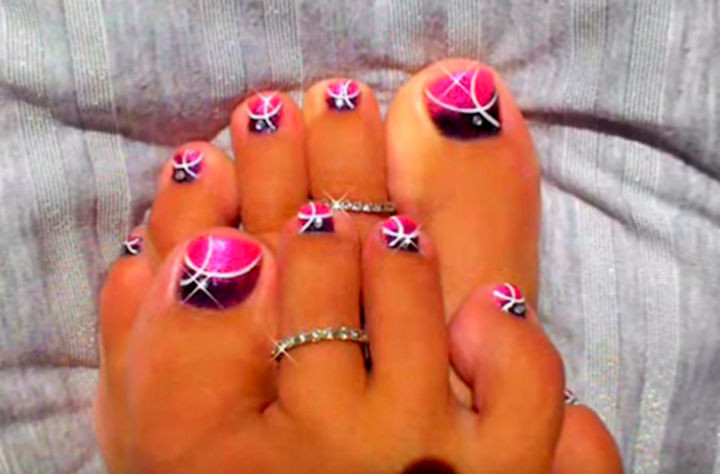 13 Pedicure Designs - Pretty pink gradients.
