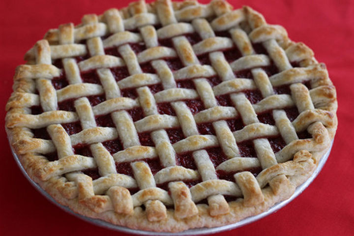 lattice pie crust design.
