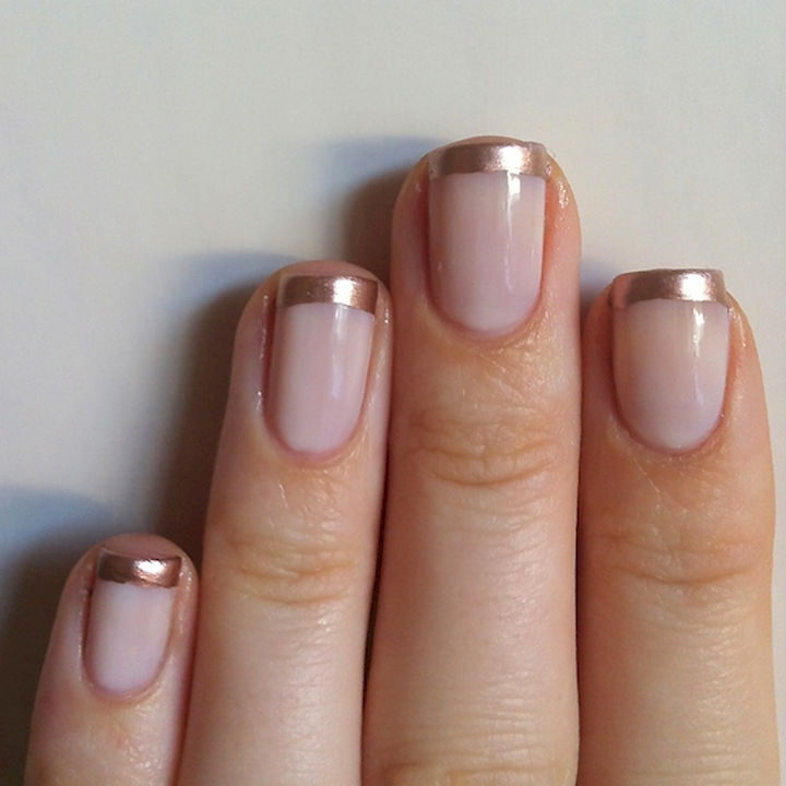 18 Gorgeous French Manicures With a Twist - Awesome gold tip French manicure.