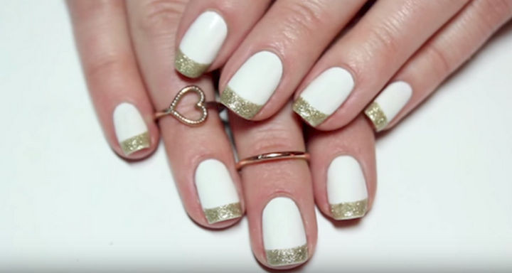18 Gorgeous French Manicures With a Twist - Glittering French manicure.