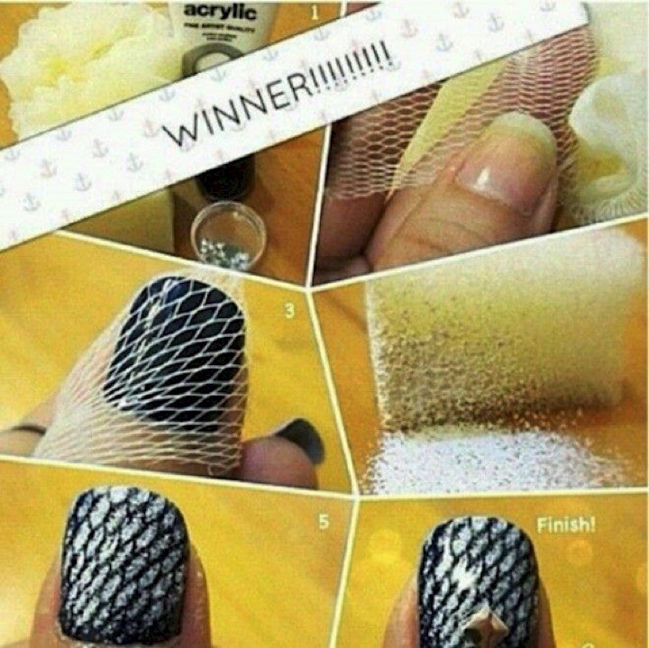 13 Easy Nail Designs - Use your loofah sponge to create this fishnet effect.