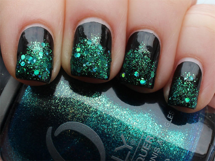18 Beautiful Green Nails for Fall - Make an impact with green gradient glitter.