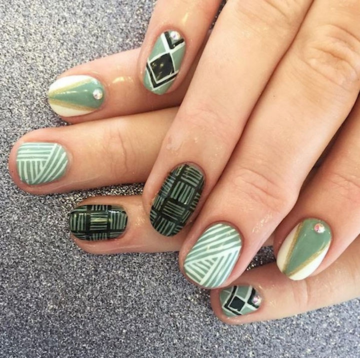 18 Beautiful Green Nails for Fall - Why go plain when you can unleash your creativity and create a fun look?