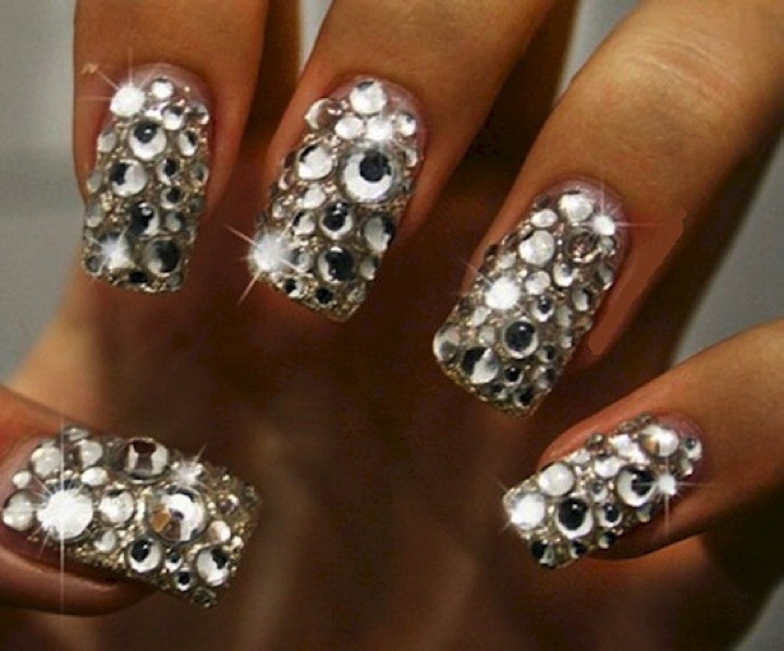 20 Metallic Nails - Bejeweled.