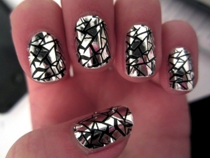20 Metallic Nails - Awesome broken glass effect.