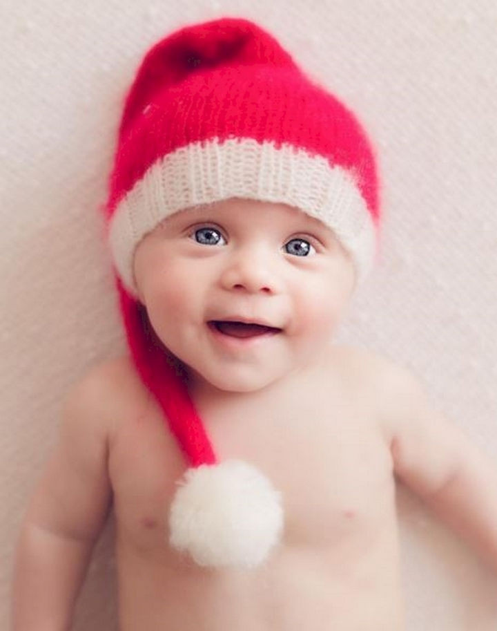 13 Cute Babies Wearing Christmas Outfits - A Christmas smile.