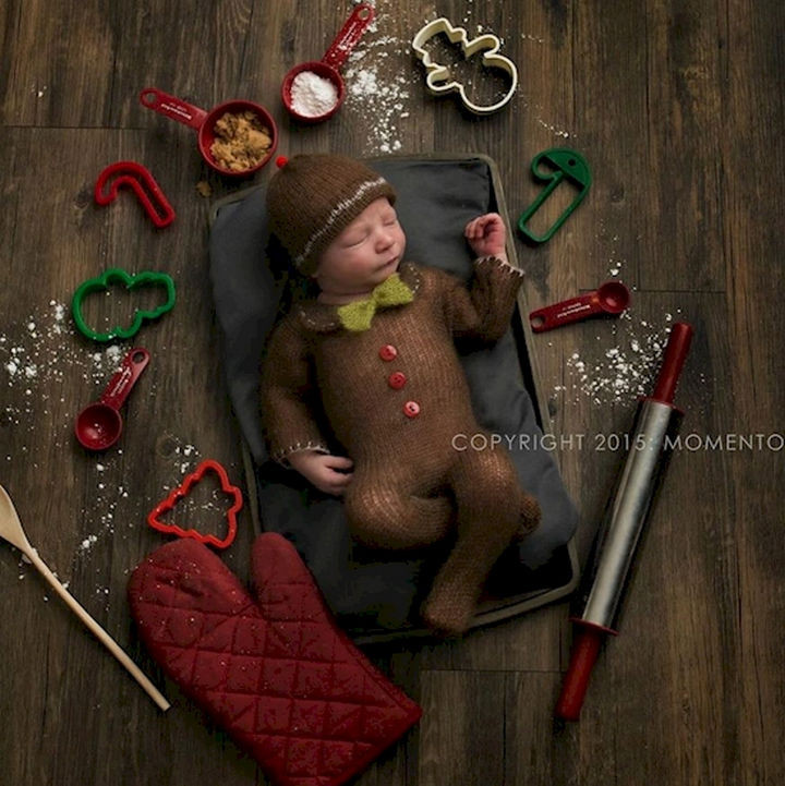 13 Cute Babies Wearing Christmas Outfits - This little gingerbread man is too cute.