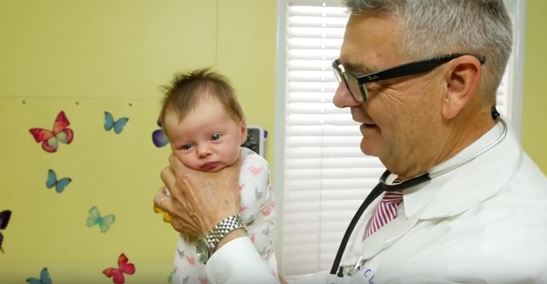 A Pediatrician Stopped a Baby from Crying by Doing THIS. His Technique Is so Simple You Won’t Believe It.