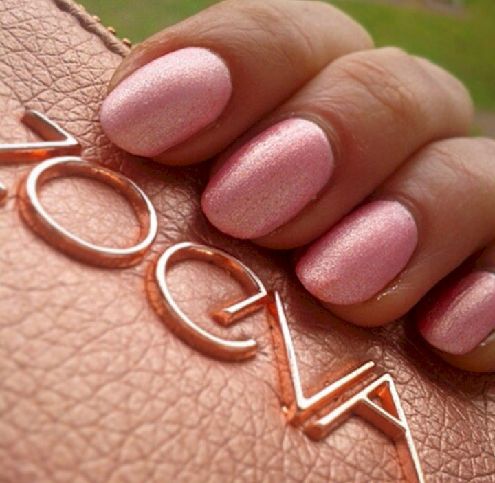 17 Rose Pink Nails - Pretty glittering pink nails.