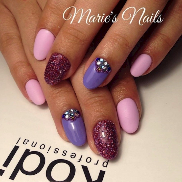 17 Extravagant Mauve Nail Manicures - Mauve is looks great as an accent color too!