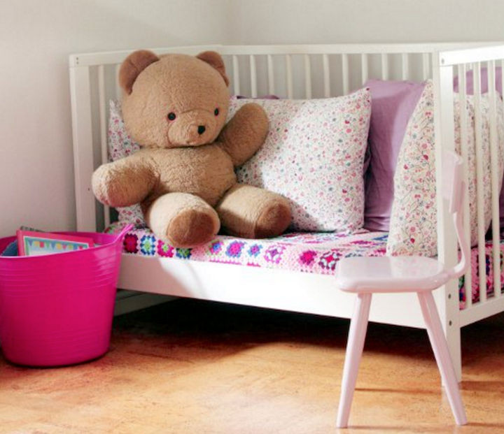 19 Ways To Repurpose Baby Cribs Into Diy Upcycled Furniture