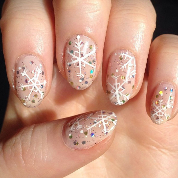 39 Winter Nails - Pretty snowflakes.