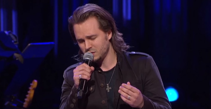 Nashville Star Jonathan Jackson Sings Unchained Melody Flawlessly.