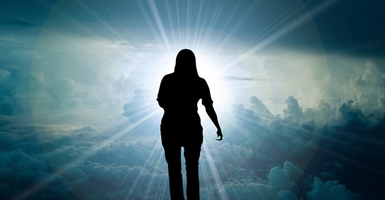 Have You Ever Had a Deceased Loved One “Visit” You in a Dream? Here’s What It Means…