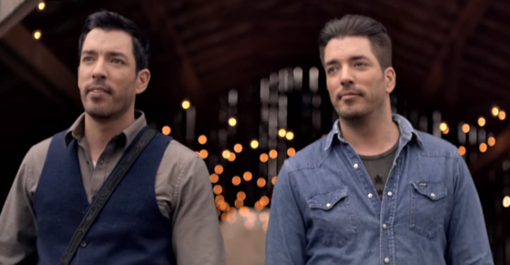The The Scott Brothers from HGTV Perform Their Debut Song 'Hold On'.