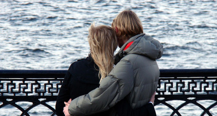 10 Daily Habits of Happy Couples - Be proud to be seen with your partner.