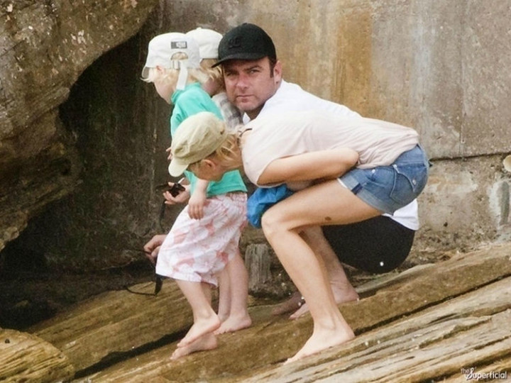 31 Hilariously Misleading Photos - That isn't actor Liev Schreiber showing off his shaved legs.