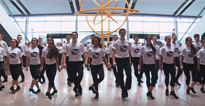 'Take the Floor' Irish Dancers Perform Flashmob at Dublin Airport