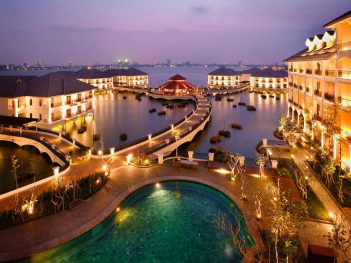 Top 25 Travel Destinations 2016 - Hanoi, Vietnam 02.