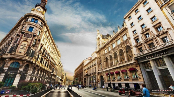 Top 25 Travel Destinations 2016 - Barcelona, Spain 02.