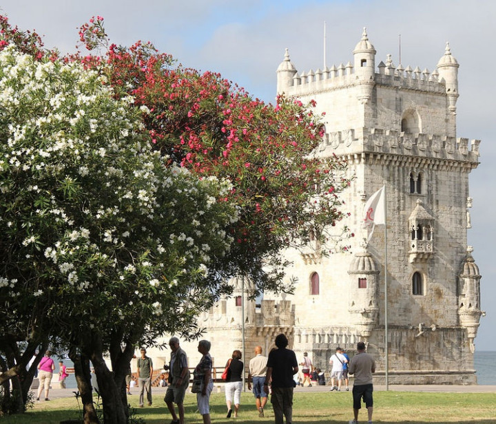 Top 25 Travel Destinations 2016 - Lisbon, Portugal 02.
