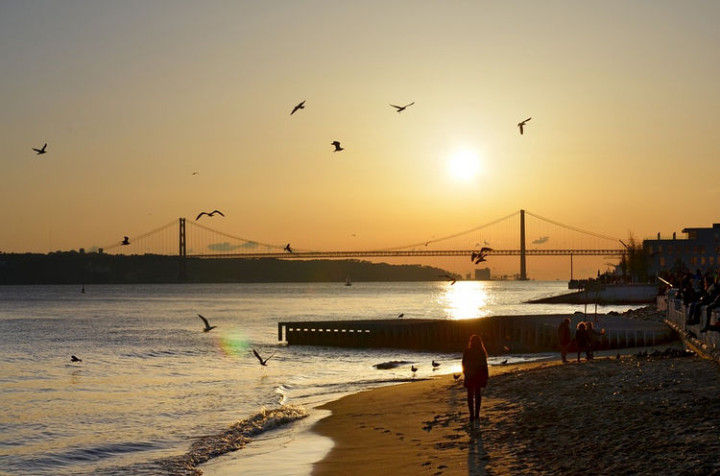 Top 25 Travel Destinations 2016 - Lisbon, Portugal 03.