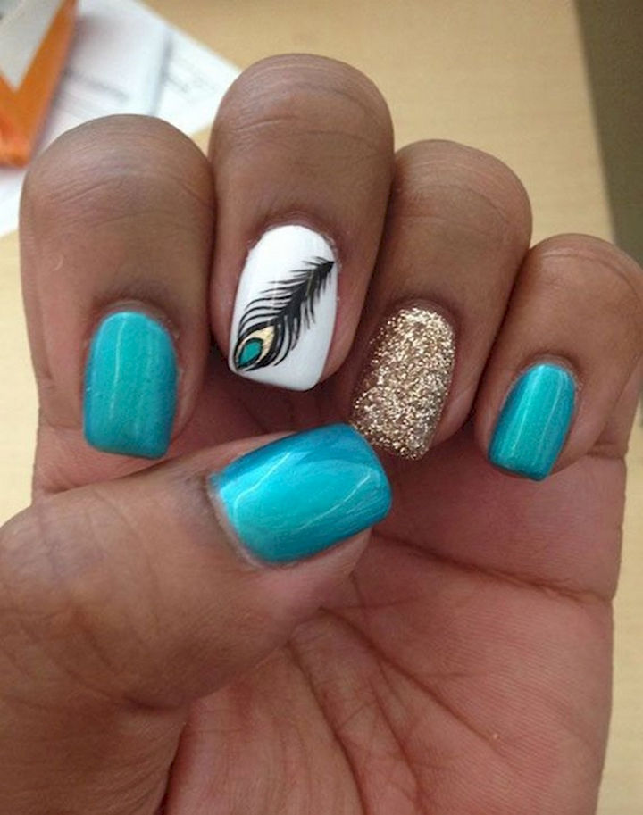 18 Feather Nail Art Designs - These nails are amazing x 2 with a beautiful feather accent nail next to textured gold.