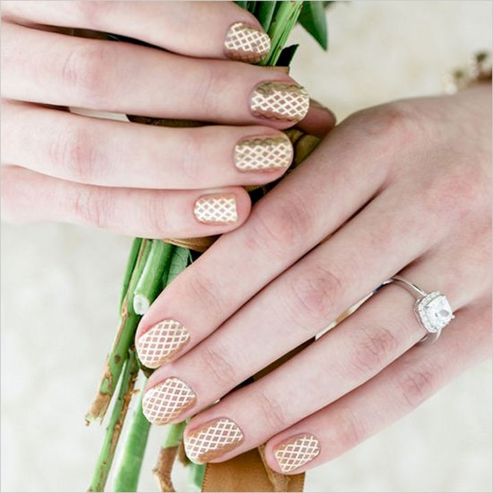 18 Perfect Wedding Nails - Intricate lines.