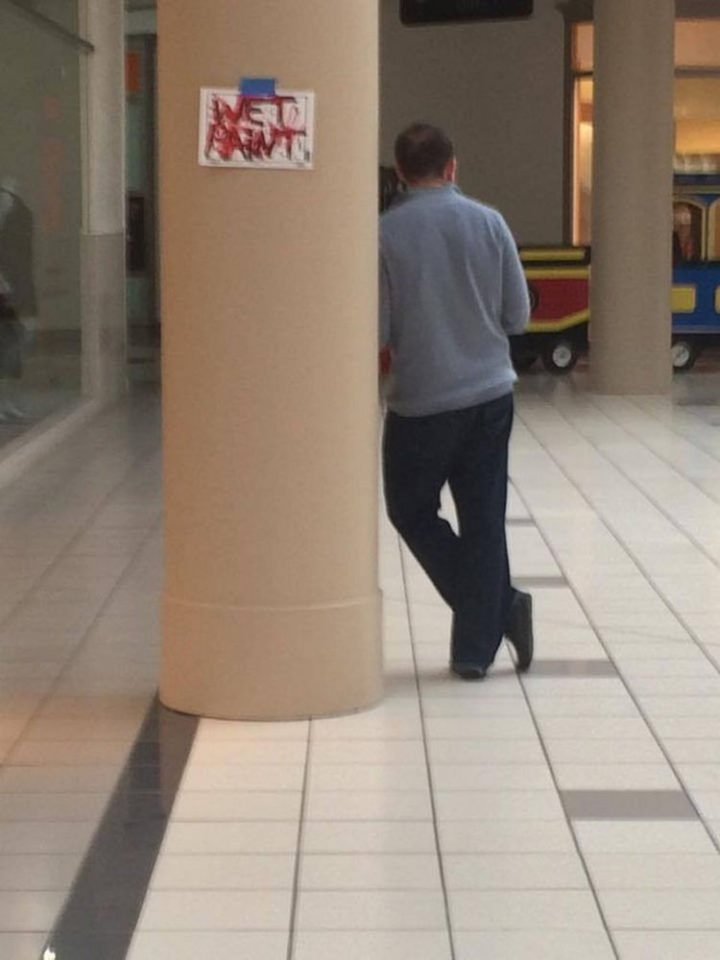 28 People Having a Bad Day - He probably will wish he read the sign.