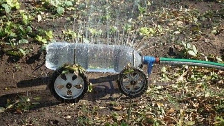 18 Funny Life Hacks - A DIY bottle water sprayer on wheels!