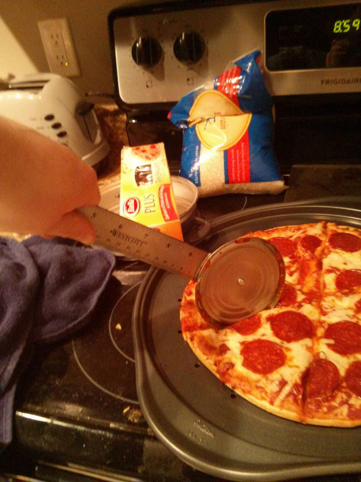 18 Funny Life Hacks - Seems like a lot of work to cut pizza?
