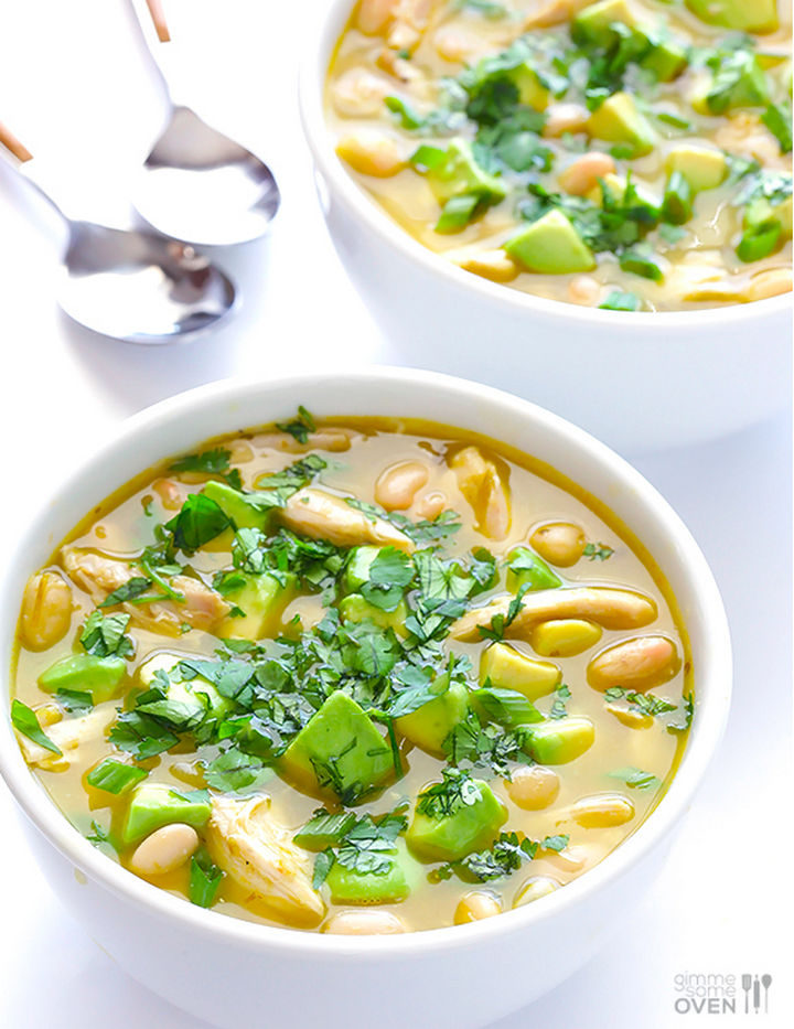26 Crock Pot Dump Meals - 5-Ingredient easy white chicken chili.