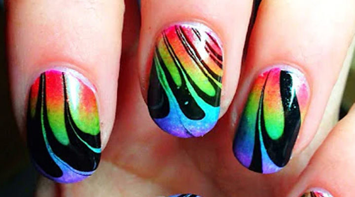 17 Gradient Nails - Nails with a marble gradient design.