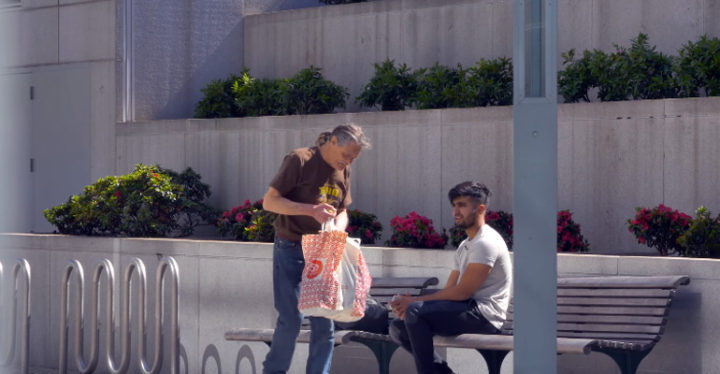 Homeless Person Returns Items He Just Bought to Help a Stranger.