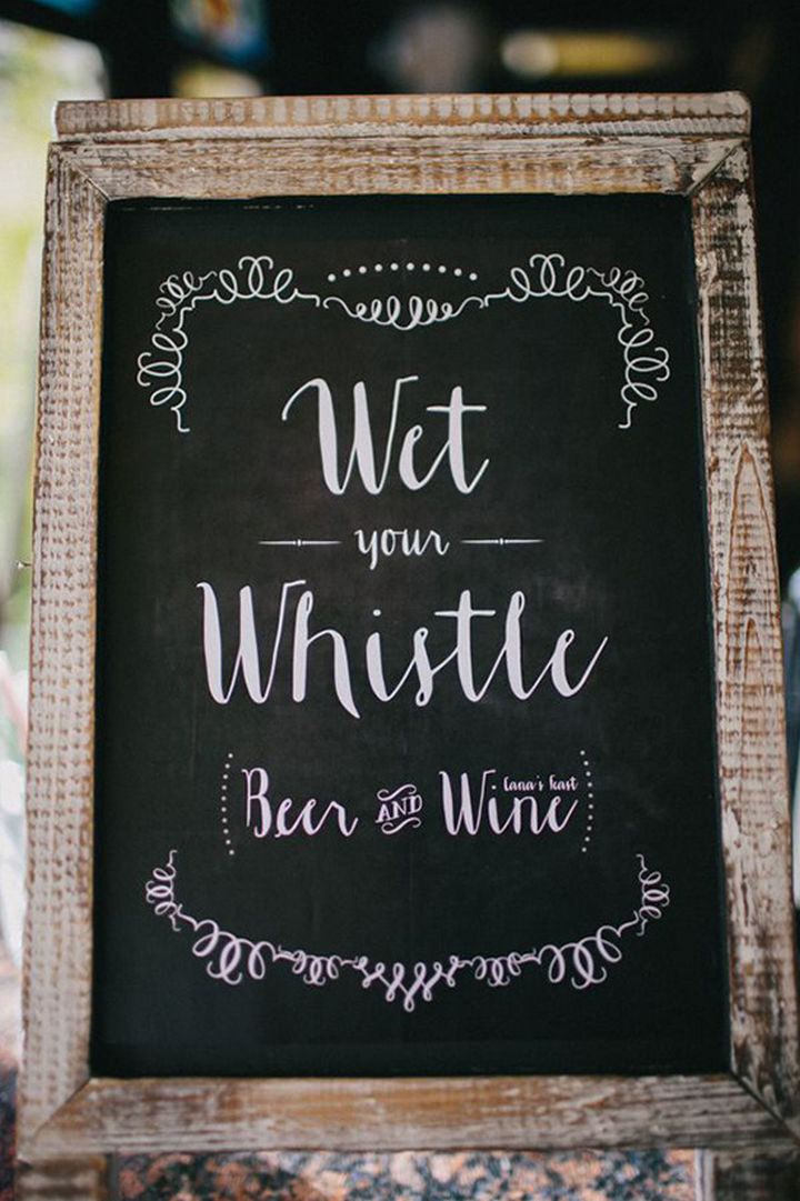 18 Wedding Signs That Are So Perfect - The bar is over here.