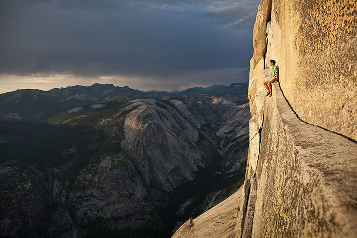 32 People Who Look Fear in the Eyes - Enjoying the view at Yosemite.