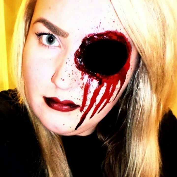 37 Scary Face Halloween Makeup Ideas - Gaping hole in the head.