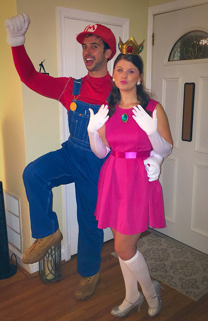 23 Super Mario and Luigi Costumes - Super Mario costumes and Princess Peach looking great!