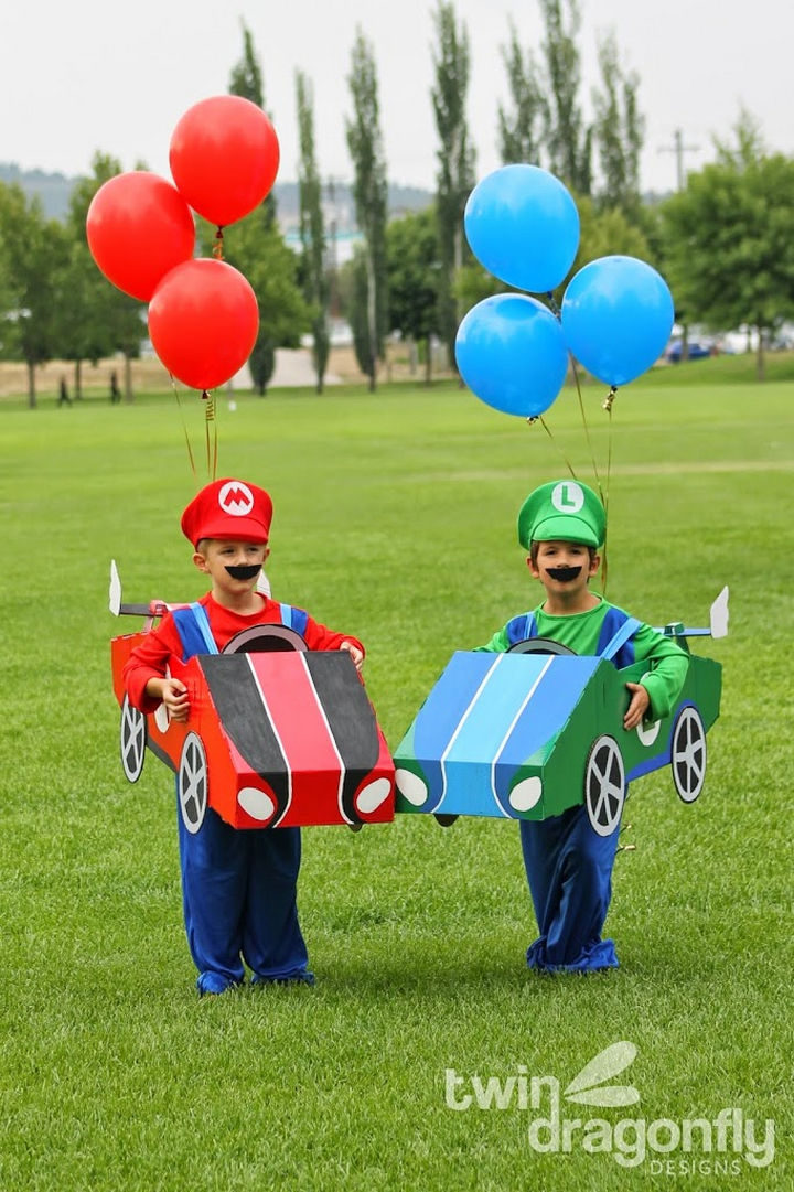 23 Super Mario and Luigi Costumes - DIY Super Mario and Luigi in Mario Kart Battle Mode!