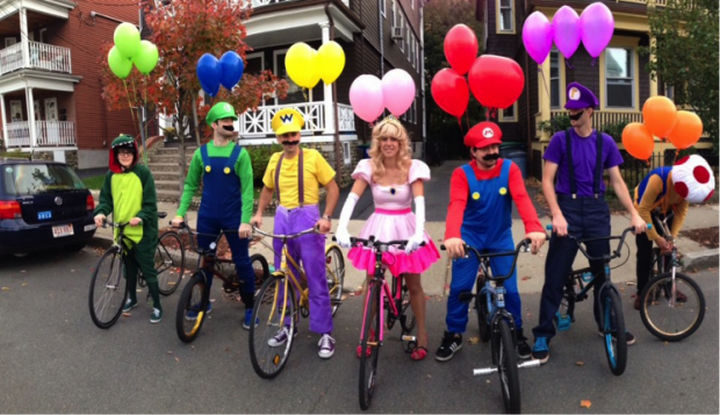 23 Super Mario and Luigi Costumes - Another great group costume of Mario Kart battle mode!