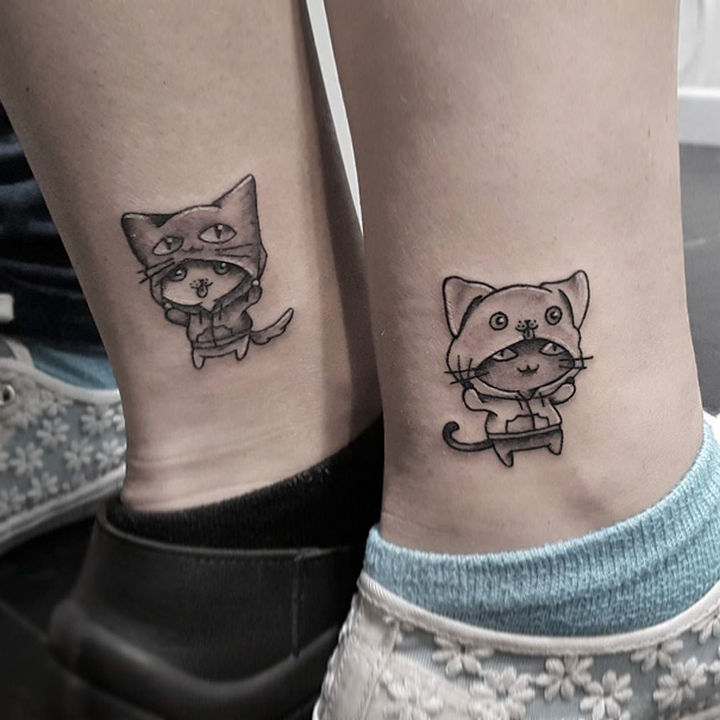 28 Sister Tattoos - Having fun together.