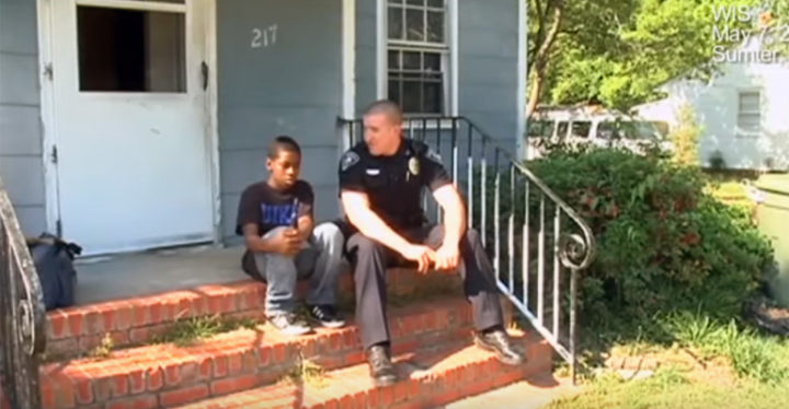 Cop Goes Beyond the Call of Duty and Gives Furniture to Family in Need.